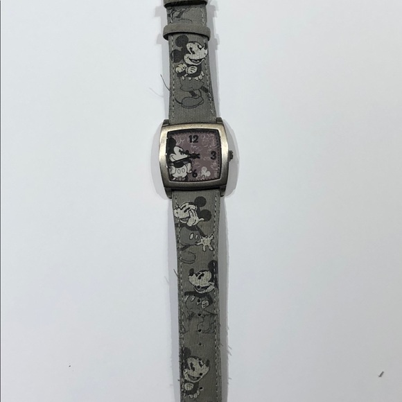 Mickey Mouse Disney Parks Limited Release Watch - Picture 3 of 6